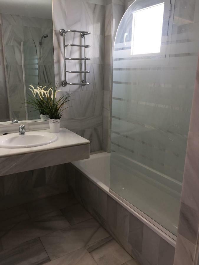 Beautiful 2 Bedroom Apartment @ Puerto Banus! 마르베야 외부 사진